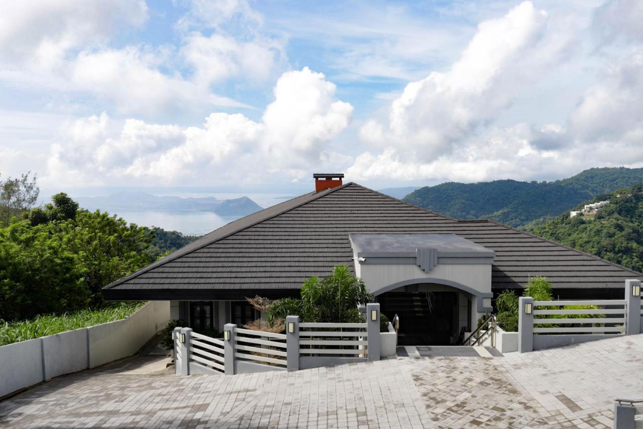 The Grandmaster Hotel Tagaytay City Exterior photo